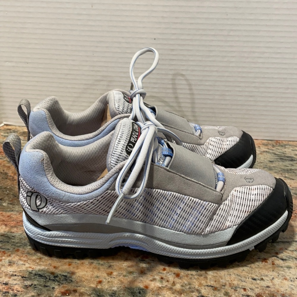 Pearl iZumi cycling shoes